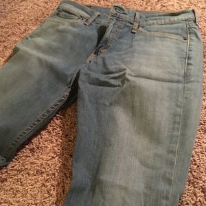 Blue Levi’s 511
